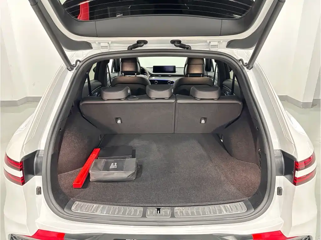 Genesis GV70 2023 2.5T Luxury