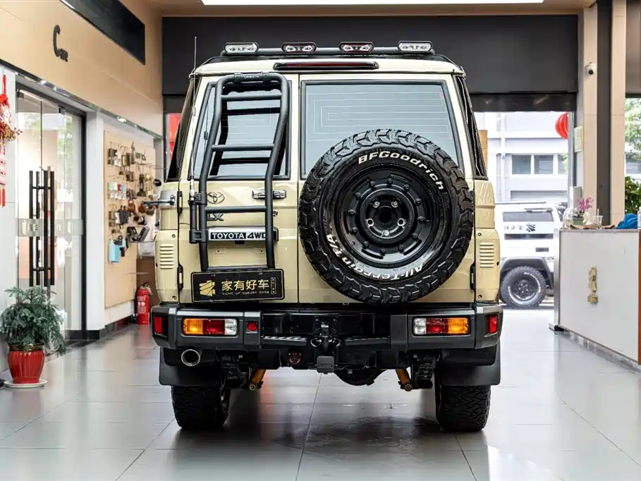 Toyota Land Cruiser LC76 2024 2.8T
