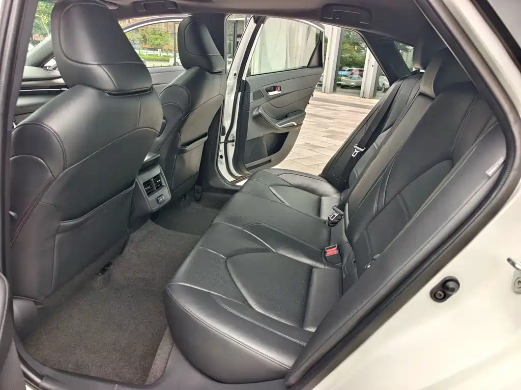 Toyota Avalon — миниатюра 10