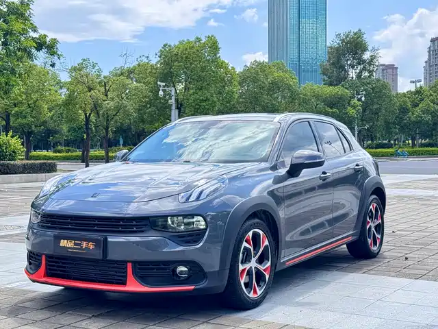 2018 Lynk & Co 02