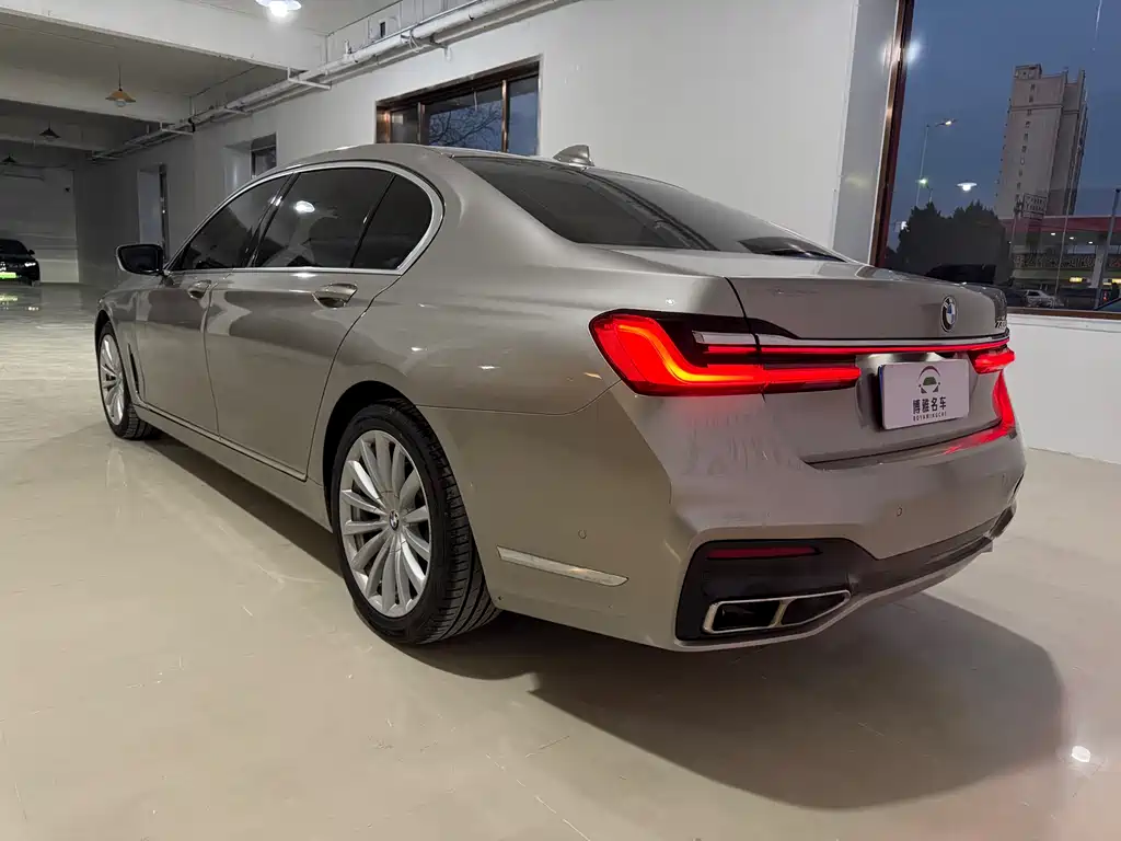 BMW 7 SERIES