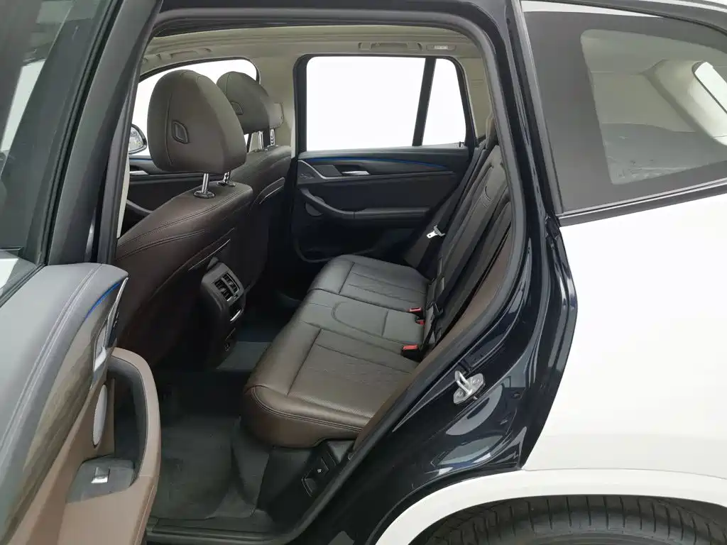 BMW X3 — миниатюра 15
