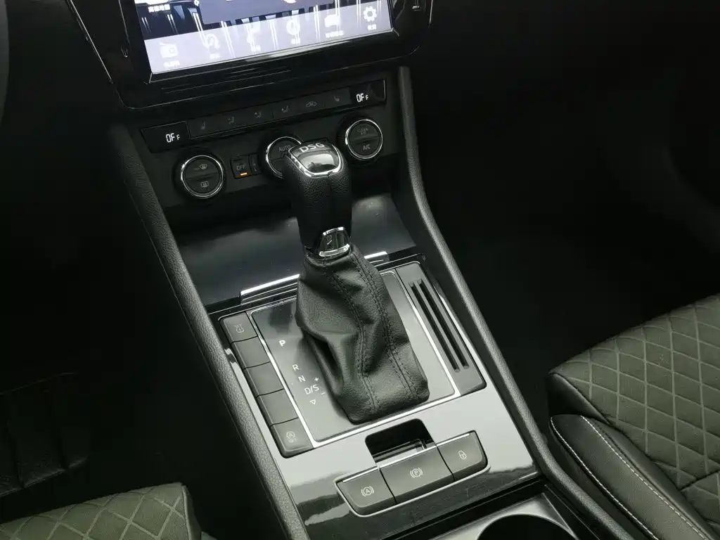 Skoda Superb — миниатюра 13