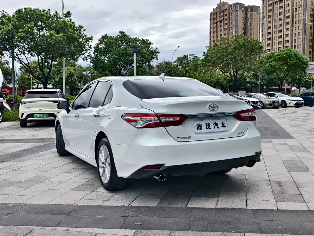 Toyota Camry — миниатюра 6