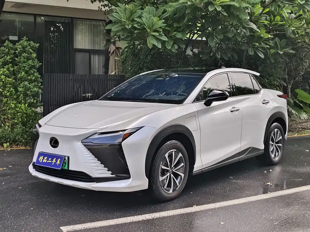 Lexus RZ