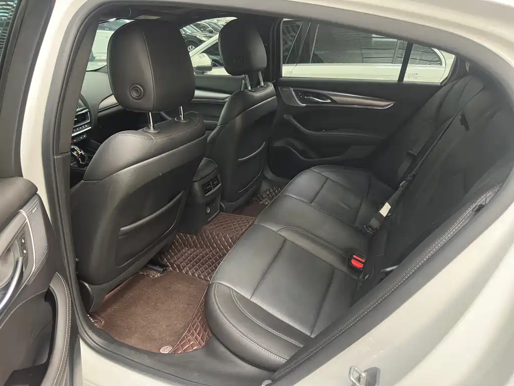 Cadillac CT5 — миниатюра 7