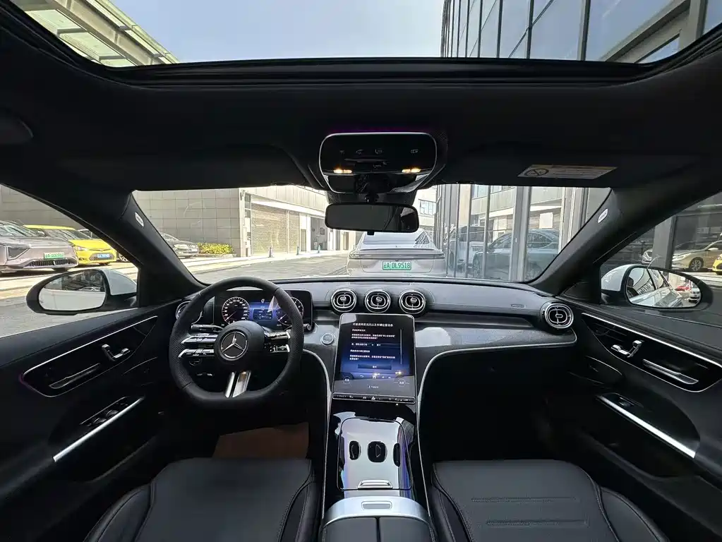 Mercedes-Benz C-Class — миниатюра 5