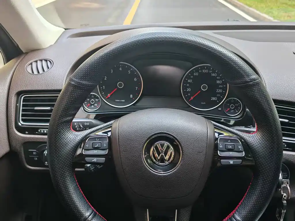 Volkswagen Touareg — миниатюра 9