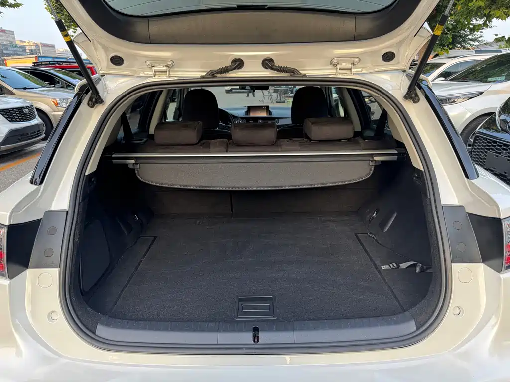 Lexus CT — миниатюра 13
