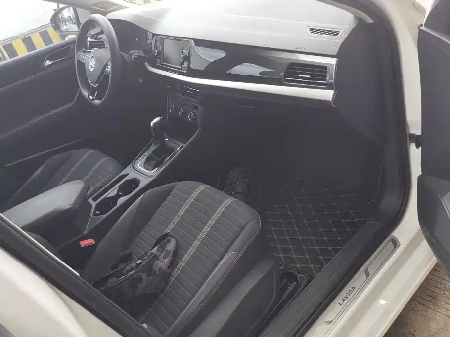 Volkswagen Lavida — миниатюра 8