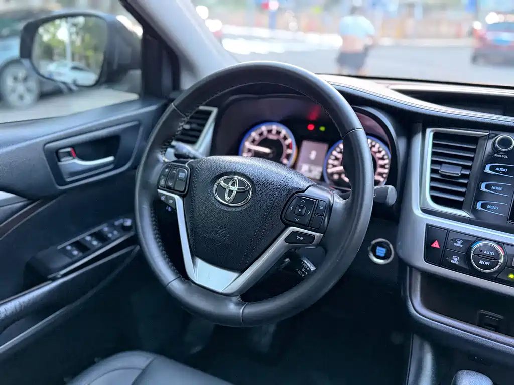 Toyota Highlander — миниатюра 15