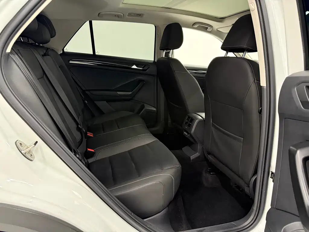 VOLKSWAGEN T ROC EXPLORING SONGS