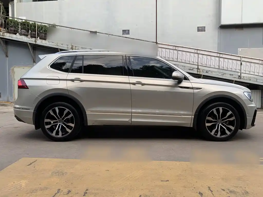 Volkswagen Tiguan L — миниатюра 14
