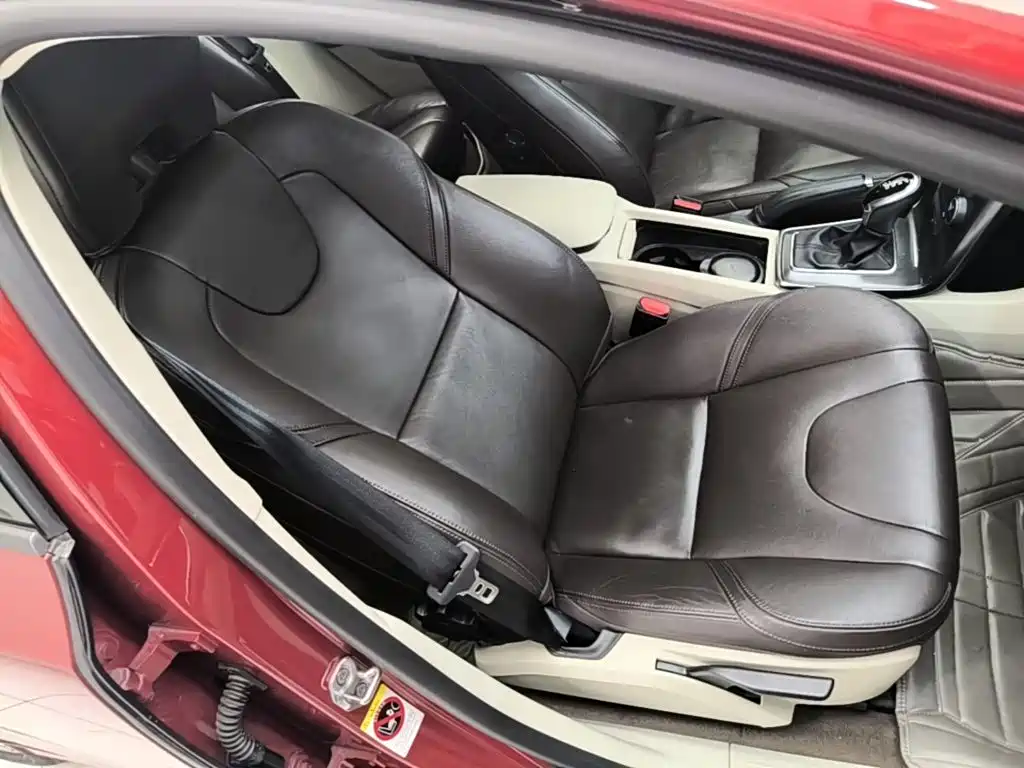 Volvo V40 — миниатюра 25