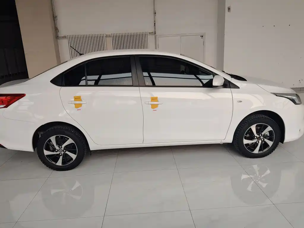 TOYOTA YARIS L TO ENJOY