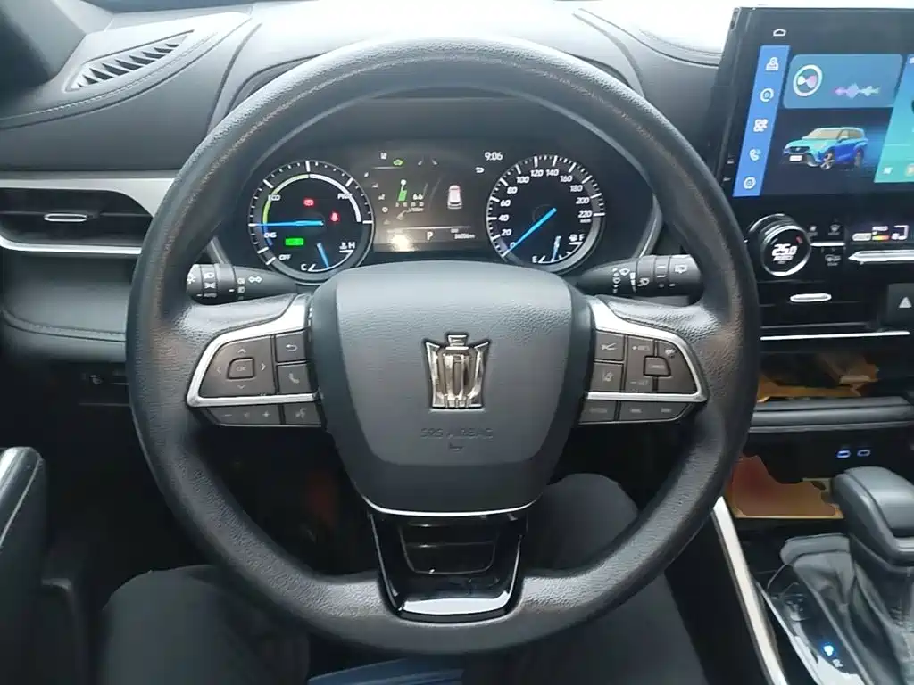 Toyota Crown Kluger — миниатюра 11