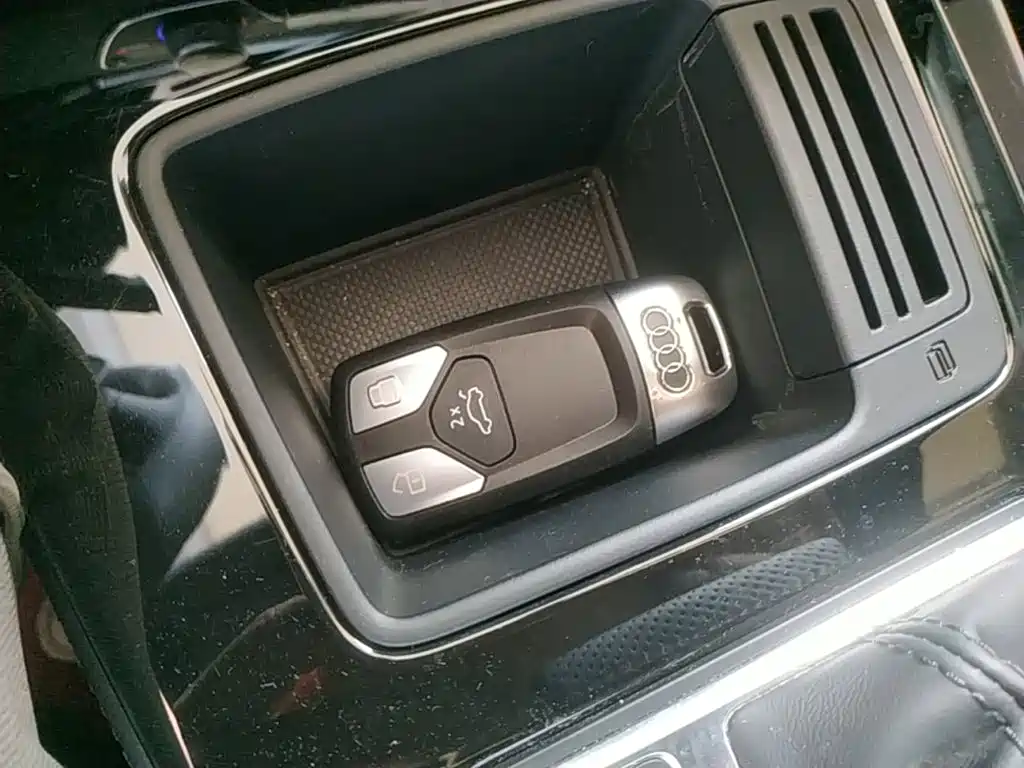 Audi A4L 2024 40 TFSI Luxury