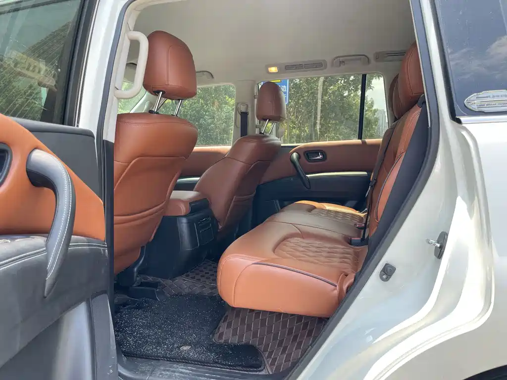 Nissan Patrol — миниатюра 4