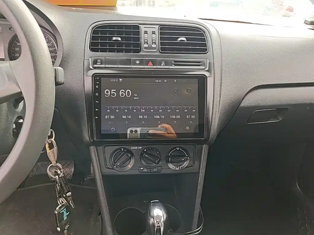 Volkswagen Polo — миниатюра 13