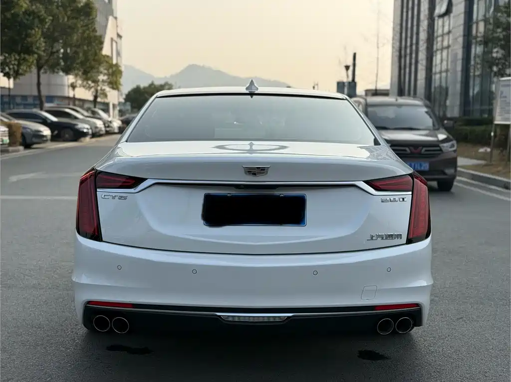 CADILLAC CT6