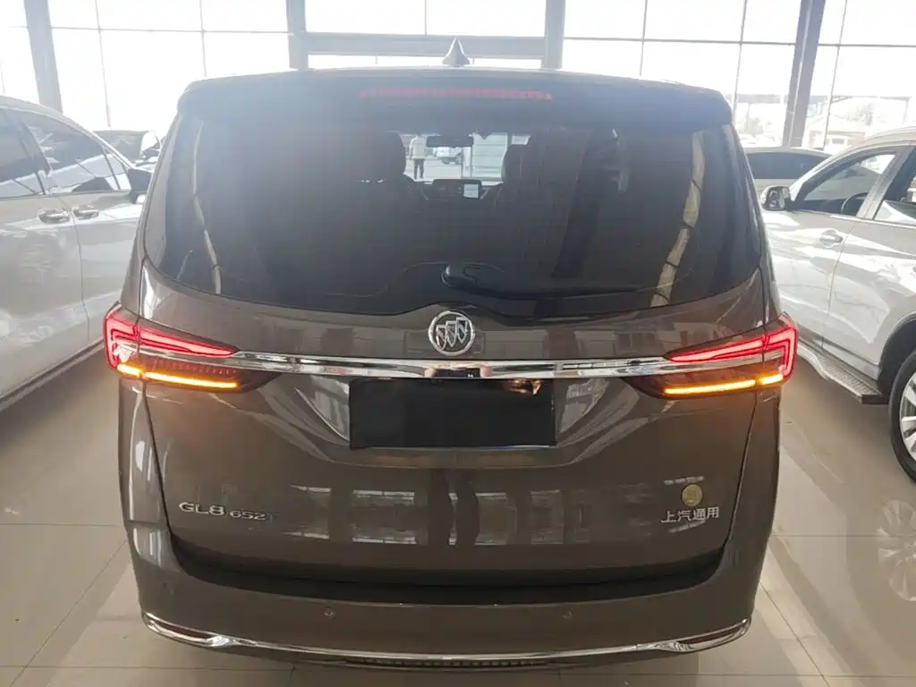 Buick GL8 — миниатюра 6