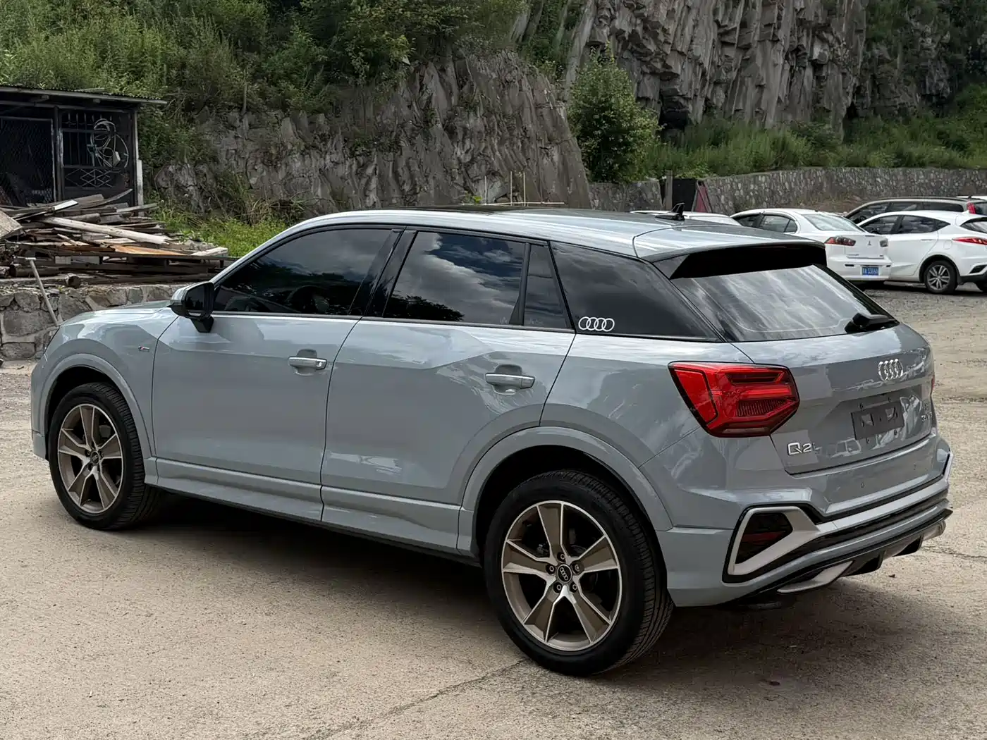Audi Q2L