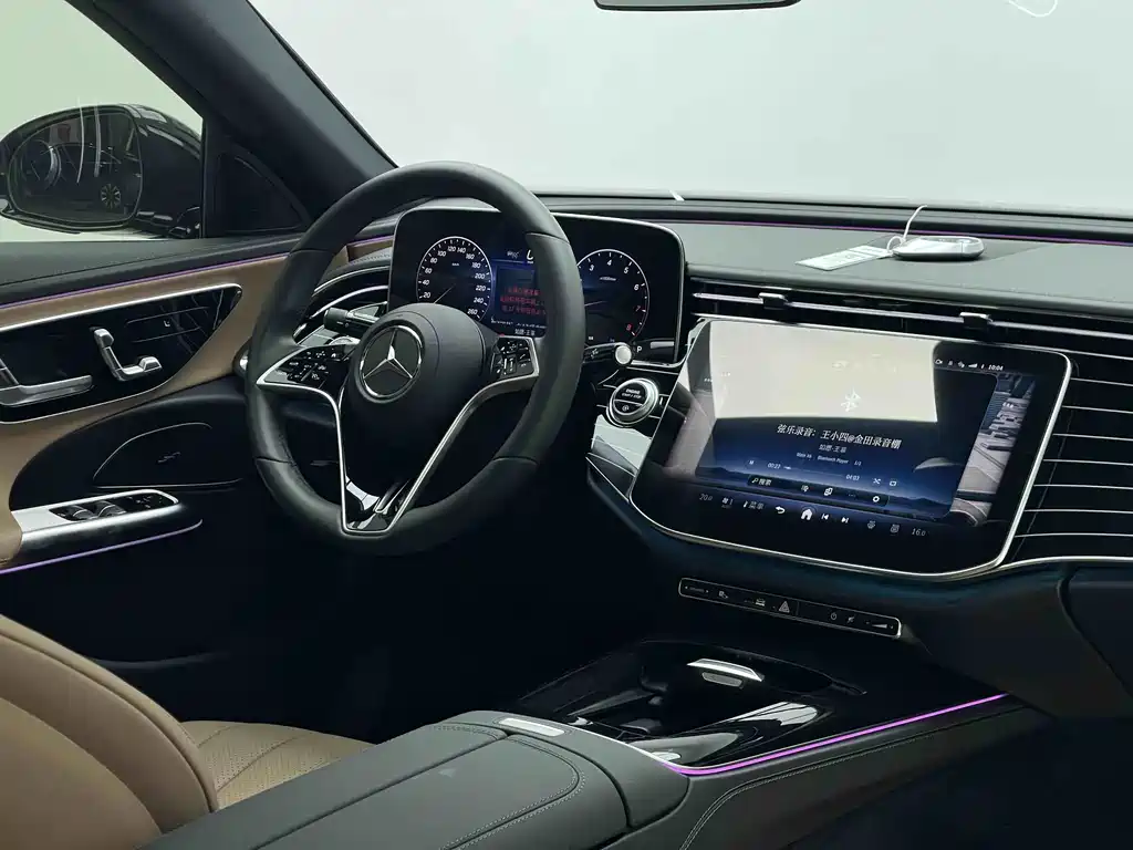 Mercedes-Benz E-Class — миниатюра 8