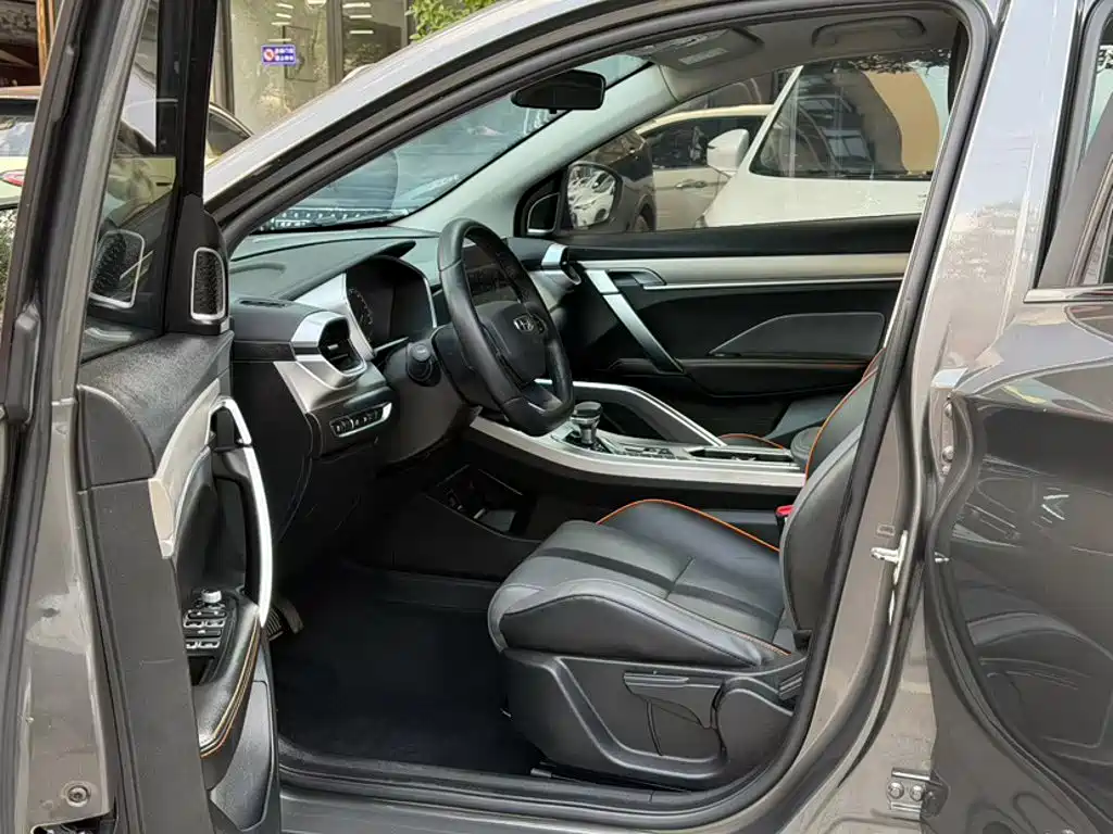 Geely Binyue — миниатюра 10