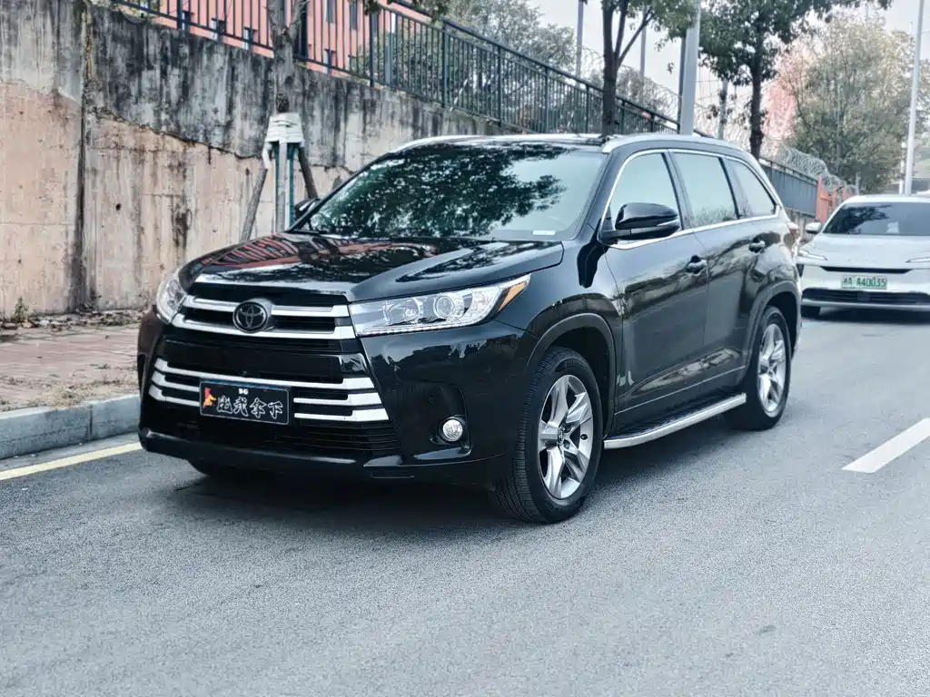 TOYOTA HIGHLANDER