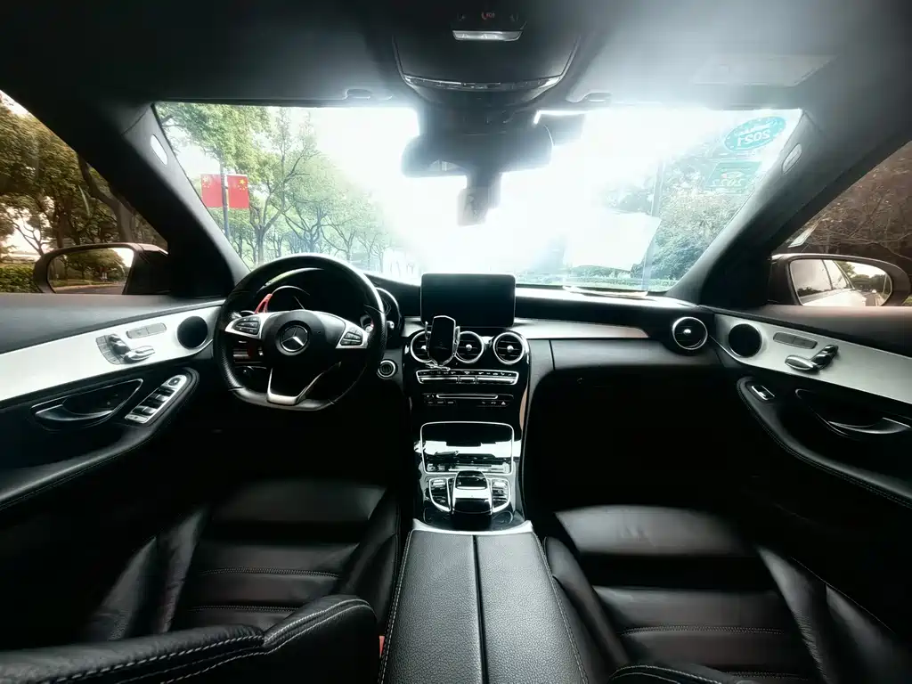 Mercedes-Benz C-Class — миниатюра 6