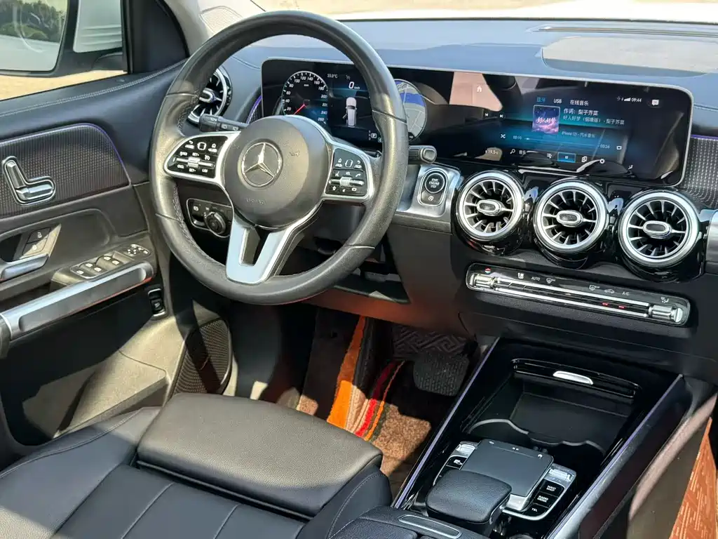 Mercedes-Benz GLB — миниатюра 7