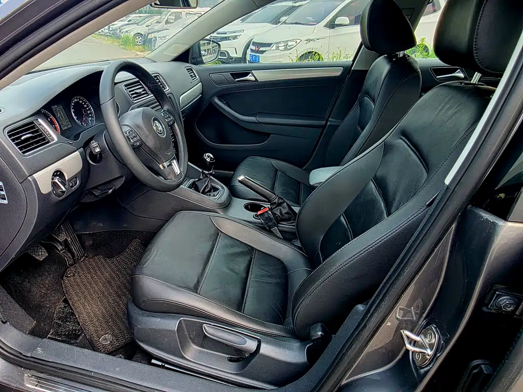 Volkswagen Sagitar 2014 1.4TSI MT Luxury