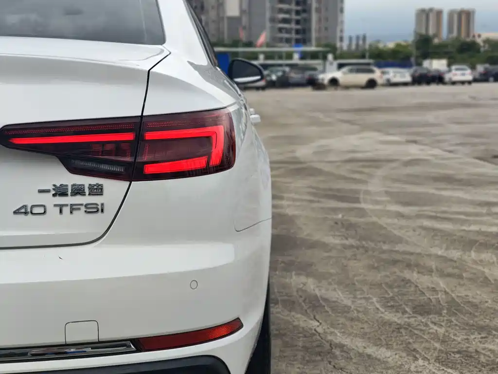 Audi A4L 2019 40 TFSI VI