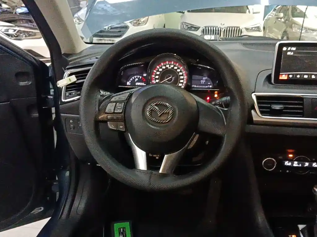 Mazda 3 Axela — миниатюра 11