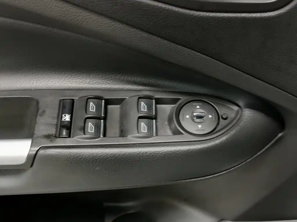 Ford Kuga — миниатюра 9