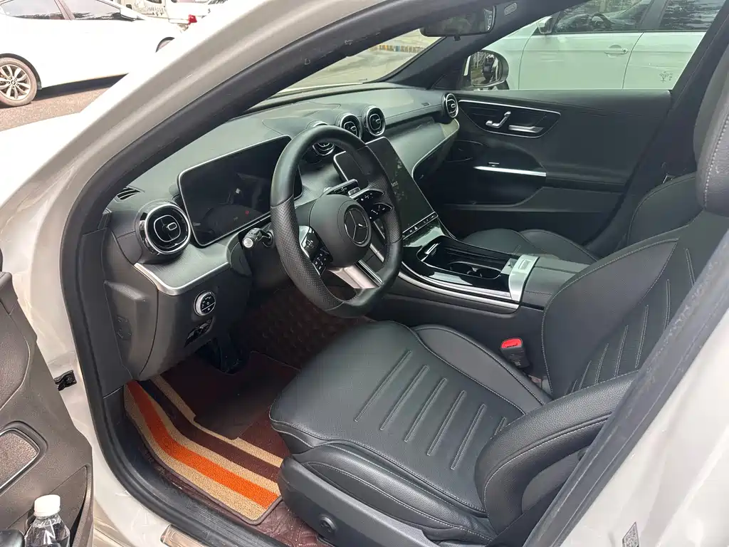 Mercedes-Benz C-Class — миниатюра 6