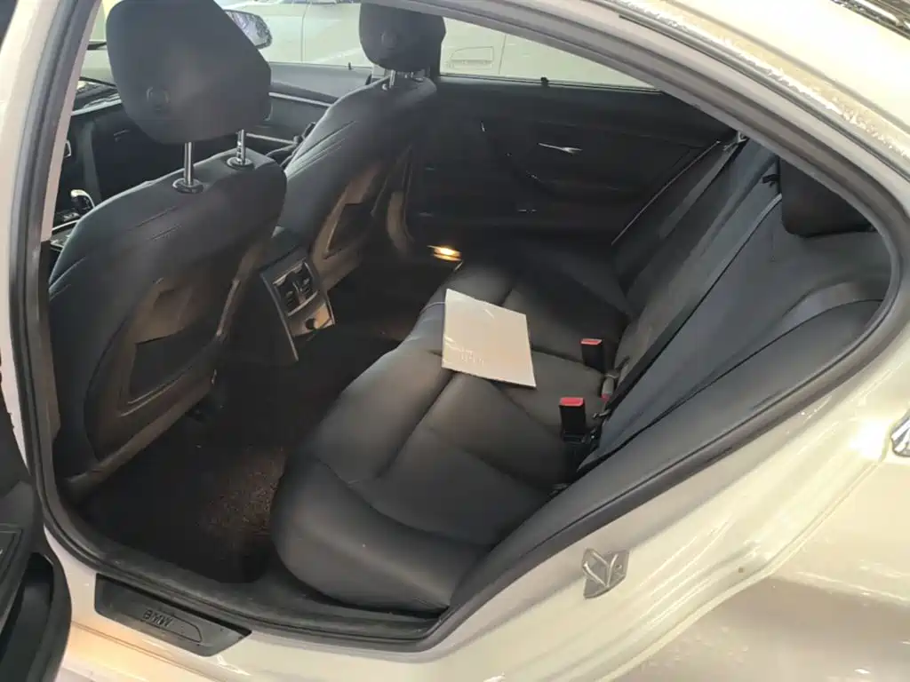BMW 3 Series — миниатюра 17