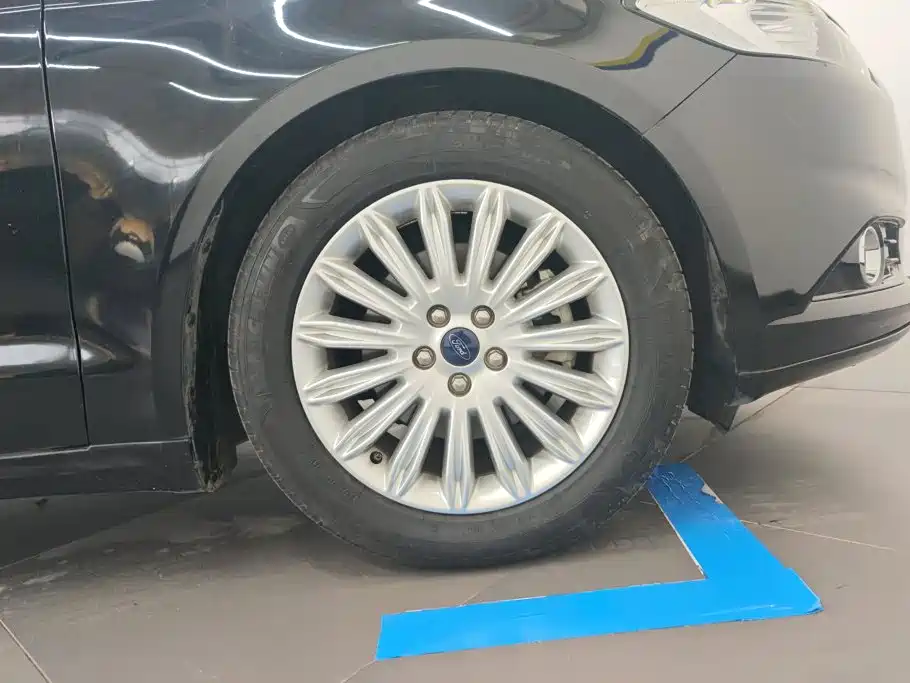 Ford Mondeo — миниатюра 6