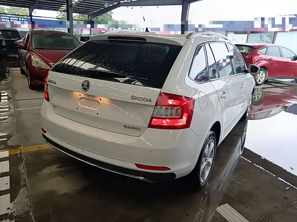 Skoda Rapid Spaceback — миниатюра 7