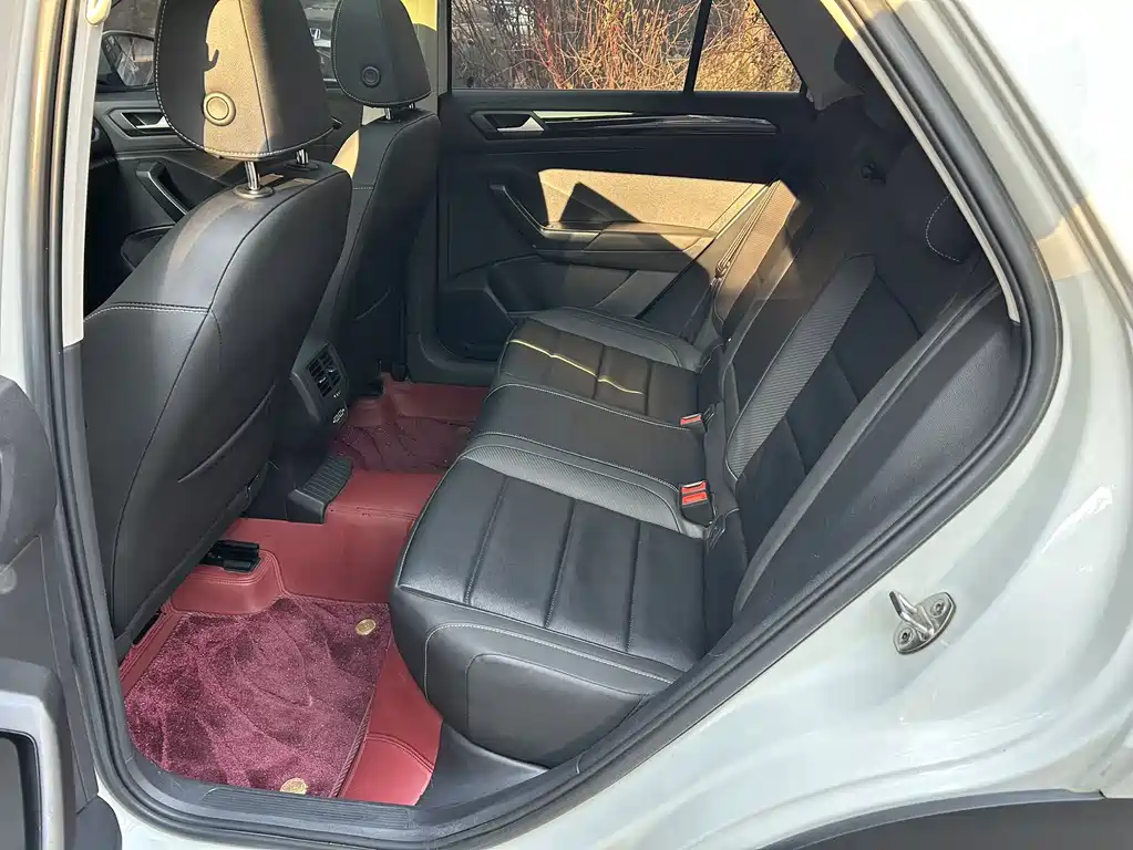 VOLKSWAGEN T ROC EXPLORING SONGS