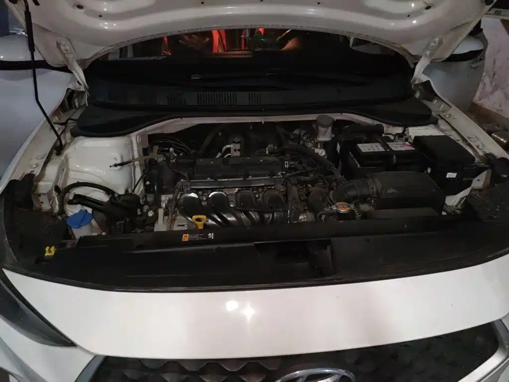 Hyundai Elantra — миниатюра 11