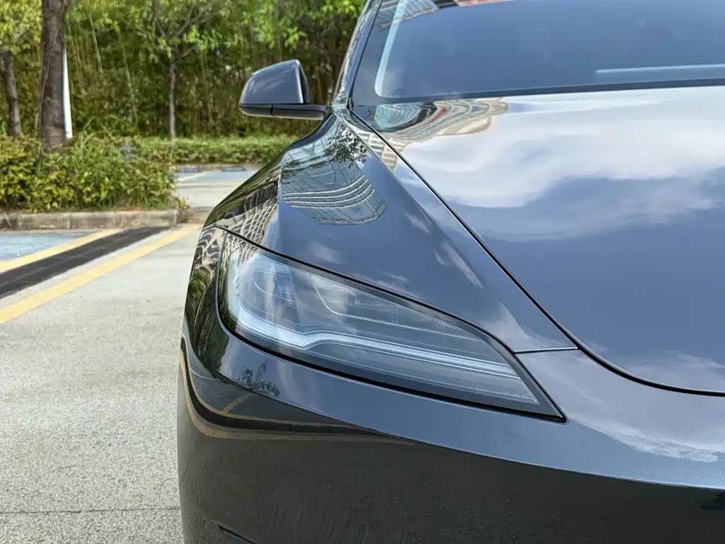 Tesla Model 3 — миниатюра 11