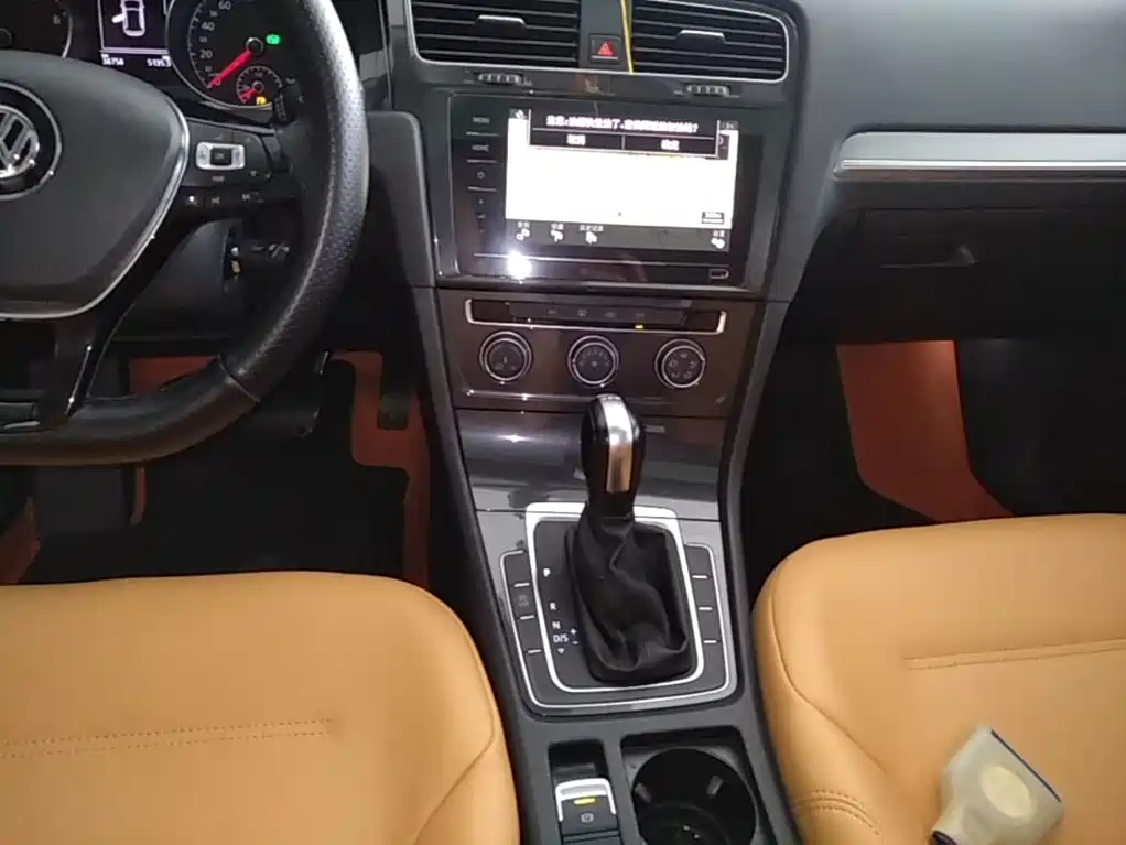 Volkswagen Golf — миниатюра 14