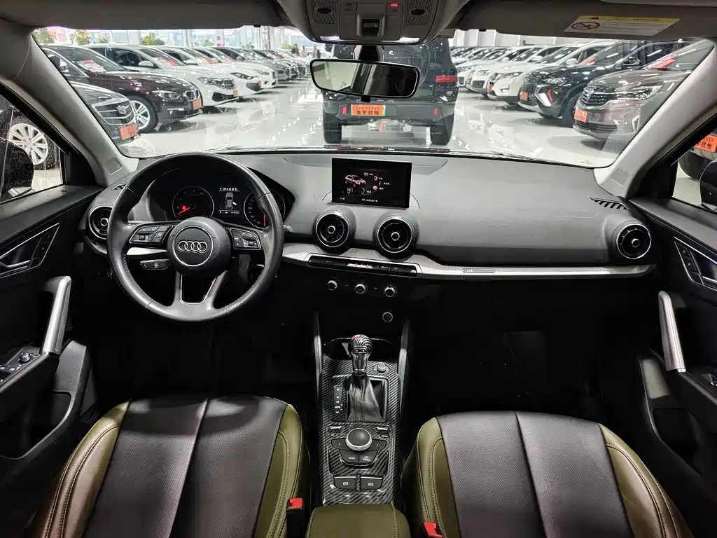 AUDI Q2L
