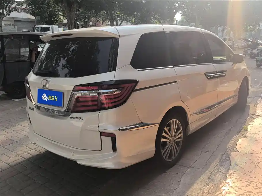 Honda Elysion 2016 2.4L