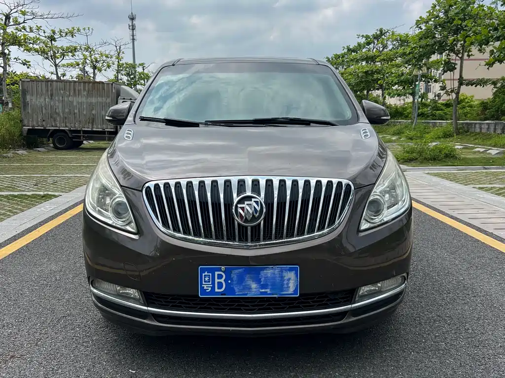 Buick GL8 2013