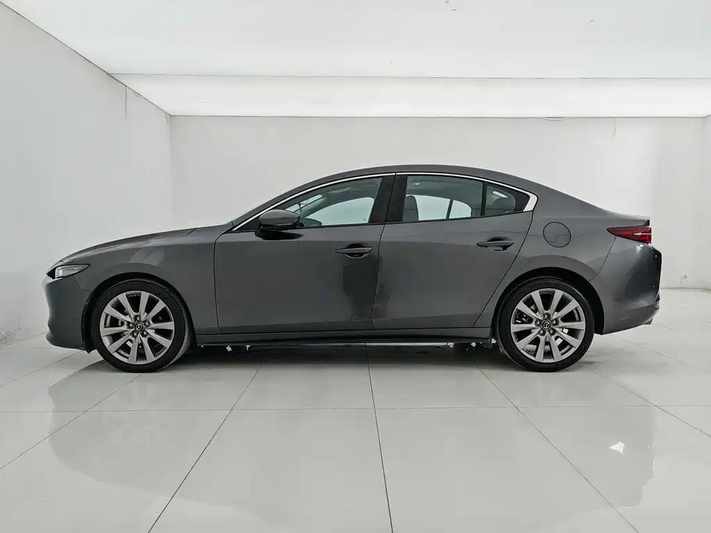 Mazda Mazda3 3 2022 2.0L AT