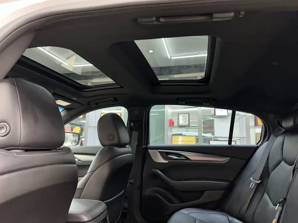 Cadillac CT5 — миниатюра 9