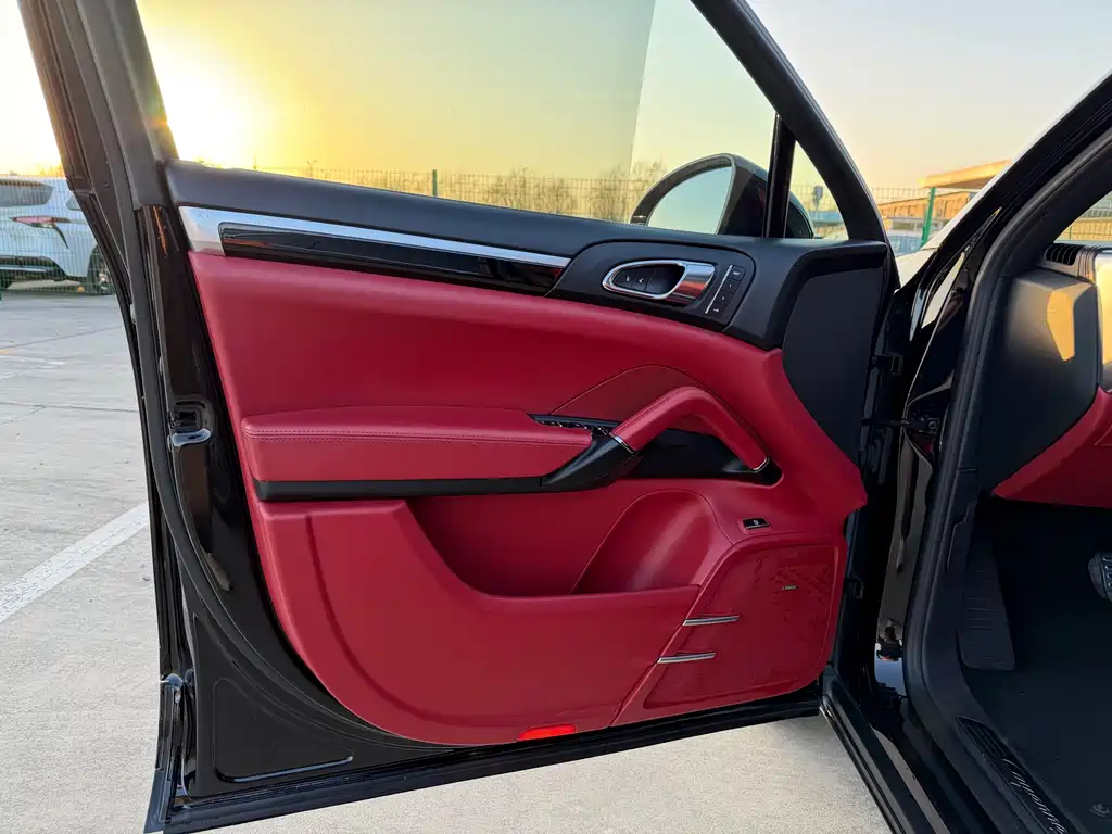 PORSCHE CAYENNE NEW ENERGY