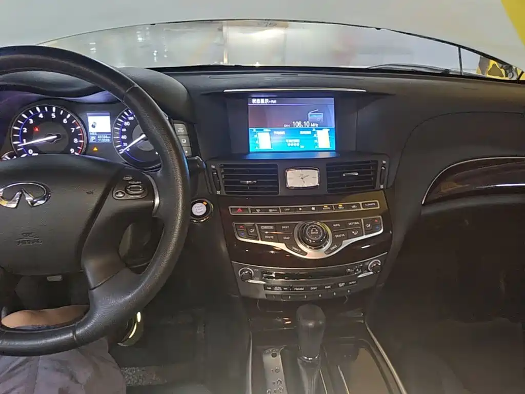 Infiniti Q70 — миниатюра 10